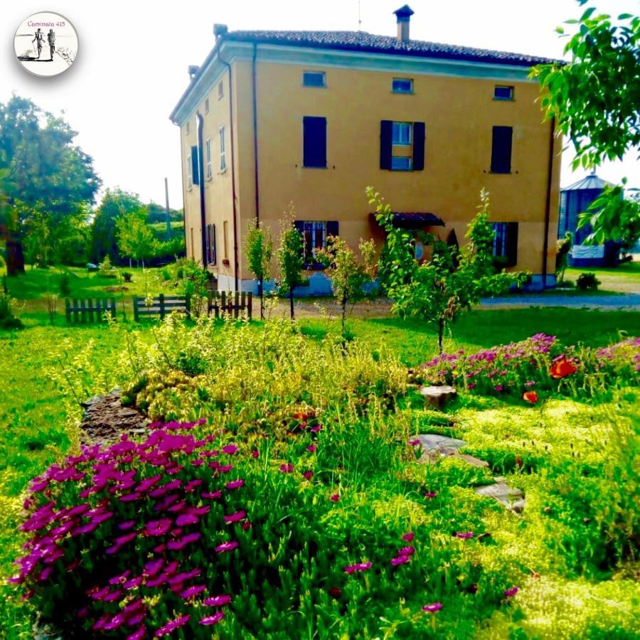 Caminata 415 Pension Fiorenzuola dʼArda Buitenkant foto